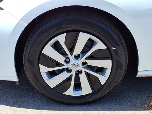 Certified 2025 Nissan Altima 2.5 S FWD image 7