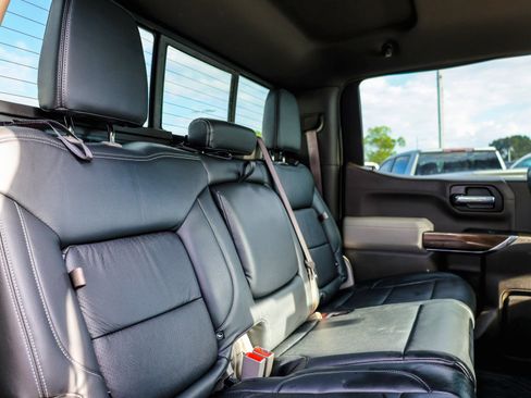 Used 2022 Chevrolet Silverado 1500 LT Trail Boss w/ Convenience Package II image 12