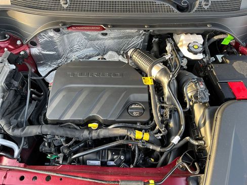 Used 2025 Chevrolet Trax LT image 30