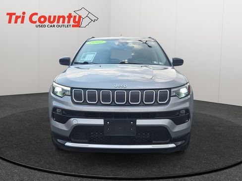 Used 2022 Jeep Compass Limited w/ Elite Group AWD/4WD image 2