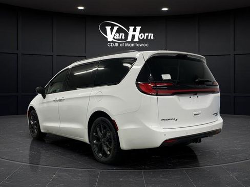 New 2026 Chrysler Pacifica Limited w/ S Appearance Package AWD/4WD image 3