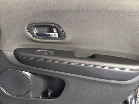 Used 2022 Honda HR-V LX image 22