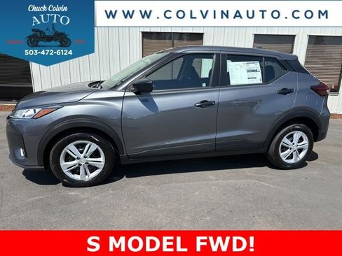 New 2025 Nissan Kicks Play S image 1