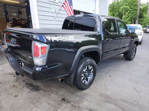 Used 2020 Toyota Tacoma TRD Off-Road w/ TRD Premium Off Road Package image 3