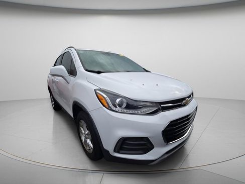 Used 2020 Chevrolet Trax LT image 3
