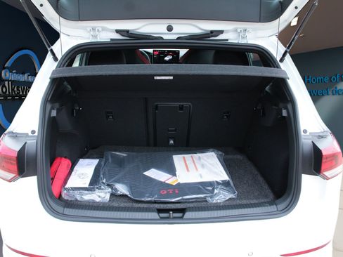 New 2026 Volkswagen GTI SE image 31