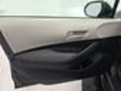 Used 2025 Toyota Corolla LE FWD image 9
