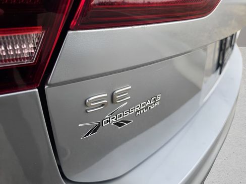 Used 2023 Volkswagen Tiguan SE R-Line image 10