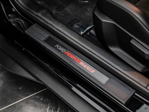 Used 2021 Ford Mustang Shelby GT500 w/ Carbon Fiber Track Pack image 52