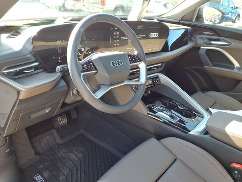 Used 2025 Audi Q5 Premium AWD/4WD image 26