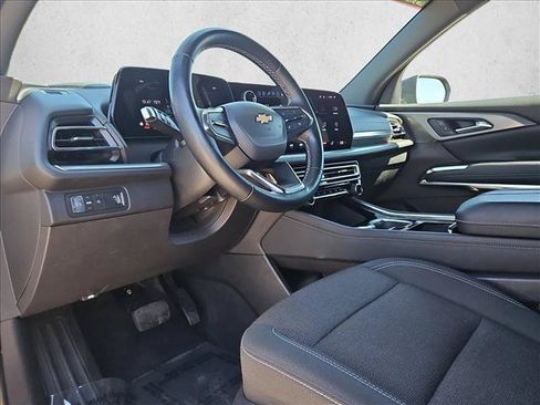 Used 2024 Chevrolet Traverse LT FWD image 10