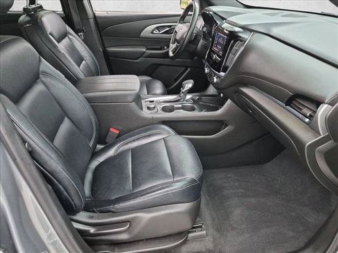Certified 2023 Chevrolet Traverse LT FWD image 20