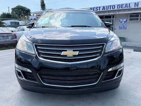 Used 2017 Chevrolet Traverse LT FWD image 1
