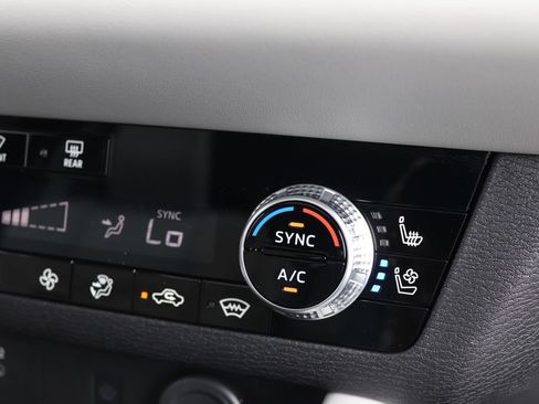 Used 2026 Mitsubishi Outlander SEL AWD/4WD image 13