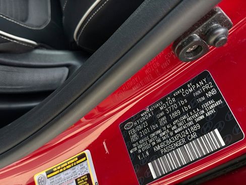 Certified 2023 Hyundai Venue Limited FWD image 29