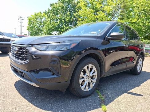 Used 2024 Ford Escape Active AWD/4WD image 3