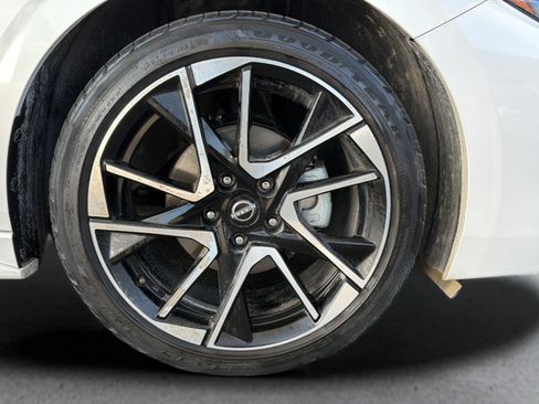 Certified 2024 Nissan Sentra SR FWD image 23
