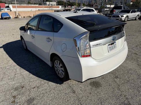 Used 2014 Toyota Prius Plug-In Hybrid image 4