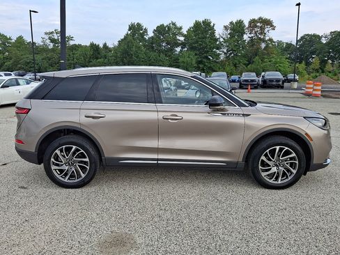 Used 2021 Lincoln Corsair AWD w/ Equipment Group 101A image 8