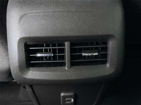 Used 2024 Chevrolet Equinox LT image 24