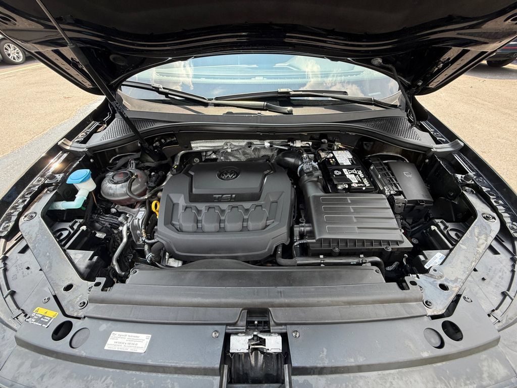 Used 2024 Volkswagen Tiguan SE R-Line FWD image 27