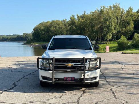 Used 2017 Chevrolet Tahoe 4WD image 2