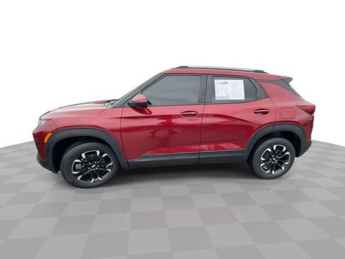 Used 2022 Chevrolet TrailBlazer LT w/ LPO, Blackout Package FWD image 5