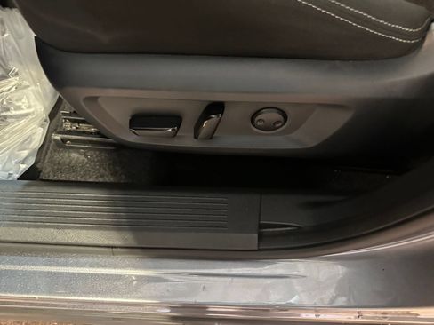 Used 2025 Nissan Rogue SV AWD/4WD image 22