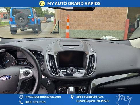 Used 2015 Ford Escape Titanium FWD image 12