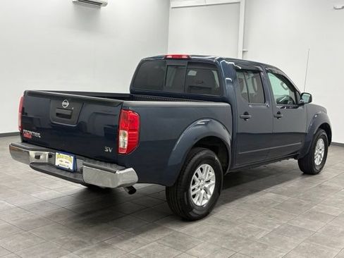 Used 2015 Nissan Frontier SV RWD image 2