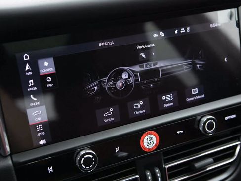 Certified 2025 Porsche Macan image 15