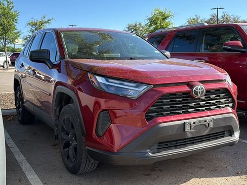 Used 2023 Toyota RAV4 LE image 3