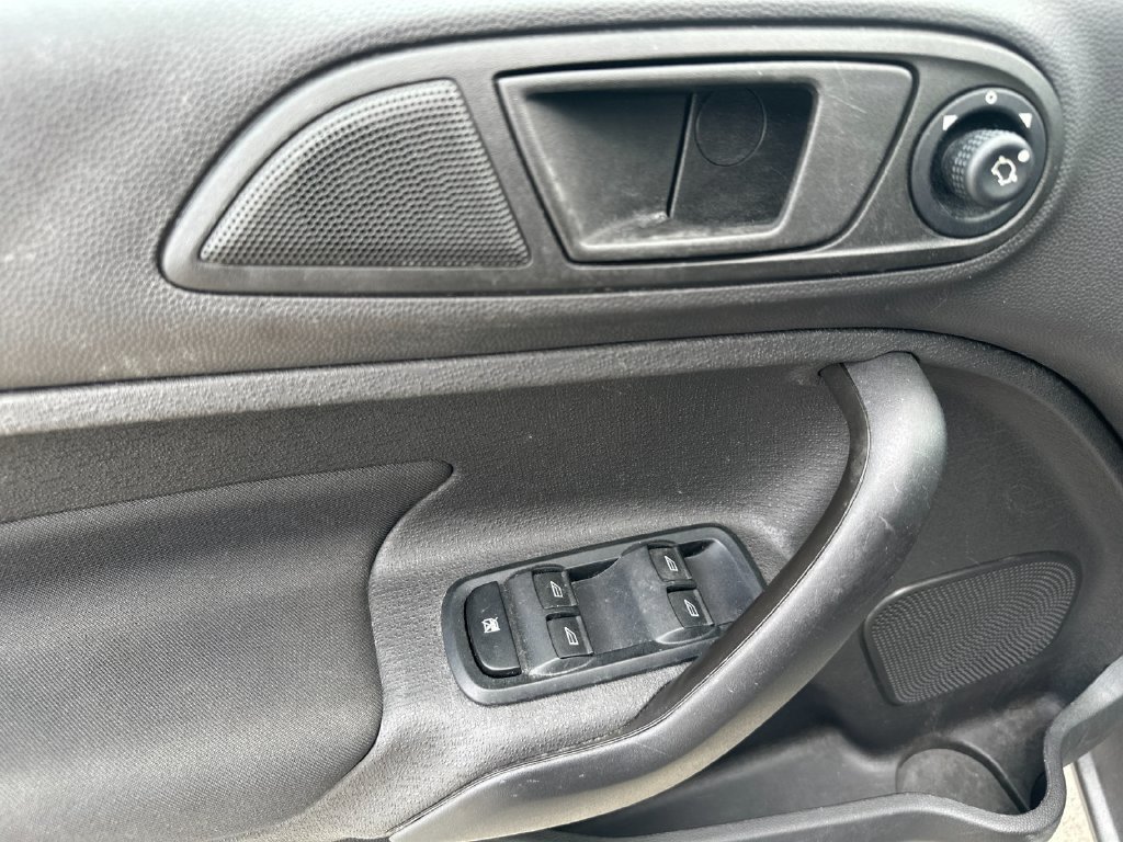 Used 2018 Ford Fiesta SE FWD image 10