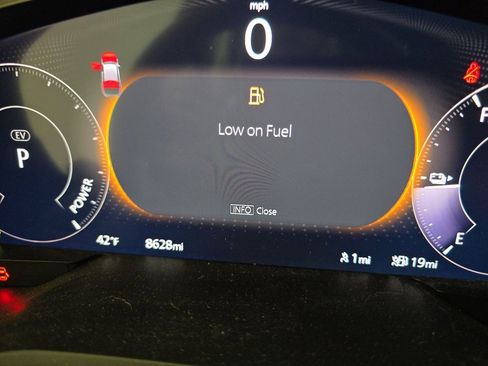 Used 2024 MAZDA CX-90 Plug-In Hybrid w/ Preferred image 5