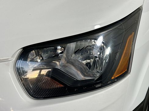 Used 2022 Ford Transit 150 Medium Roof image 9