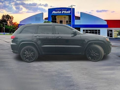 Used 2020 Jeep Grand Cherokee Altitude AWD/4WD image 8