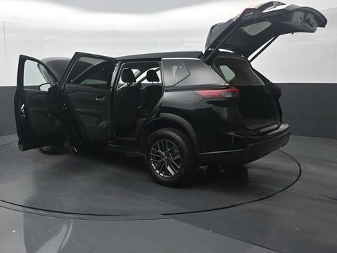 Used 2026 Nissan Rogue SV FWD image 38