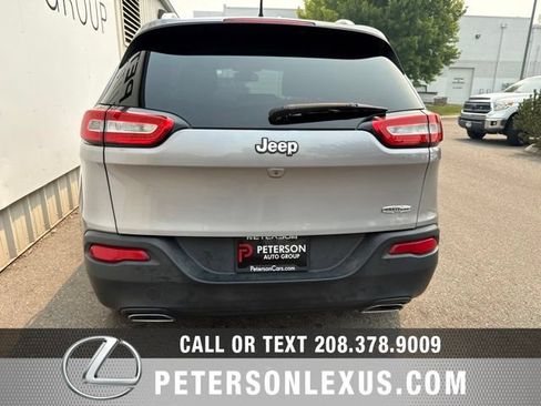 Used 2018 Jeep Cherokee Latitude Plus FWD image 5