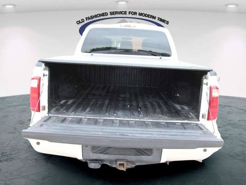 Used 2012 Ford F250 XLT w/ FX4 Off Road Pkg AWD/4WD image 9