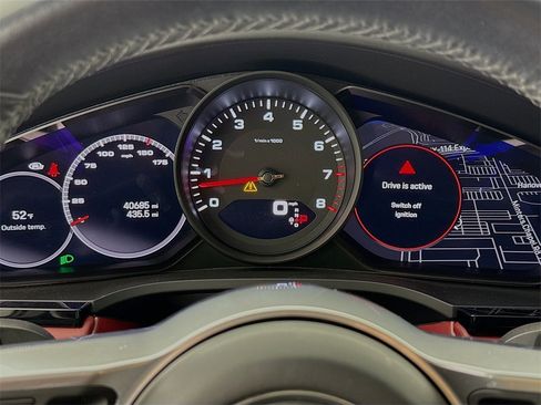 Used 2022 Porsche Cayenne Coupe image 17