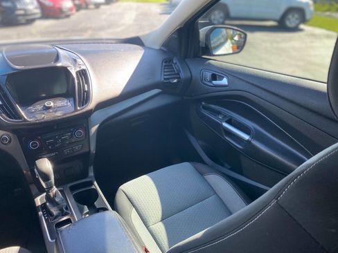 Used 2019 Ford Escape SE image 10