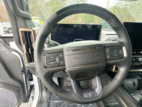 Used 2025 GMC Hummer EV 3X image 16
