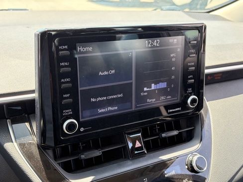 Used 2022 Toyota Corolla LE FWD image 9