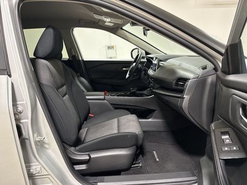 Used 2024 Nissan Rogue SV AWD/4WD image 21