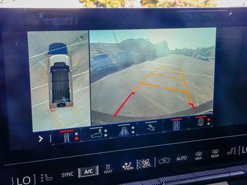 Used 2025 GMC Hummer EV 2X w/ Extreme Off-Road Package image 42