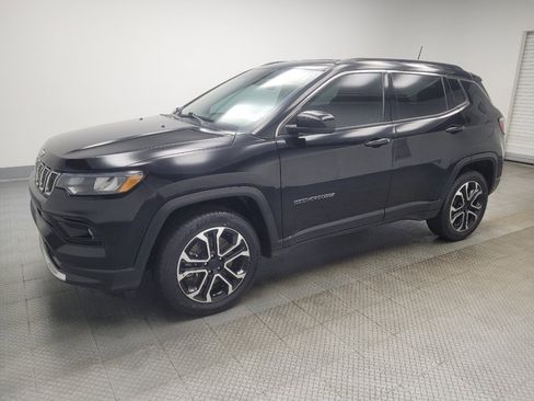Used 2023 Jeep Compass Limited AWD/4WD image 2
