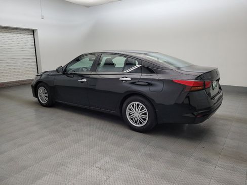 Used 2024 Nissan Altima 2.5 S FWD image 3
