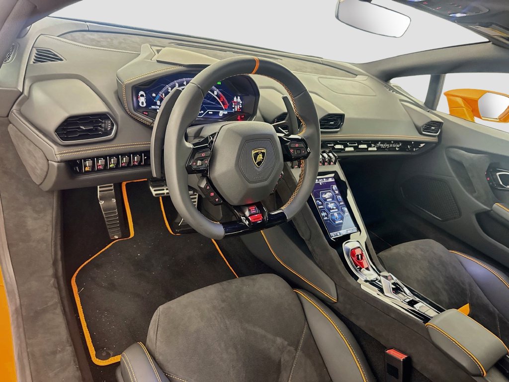 Used 2023 Lamborghini Huracan Tecnica RWD image 9