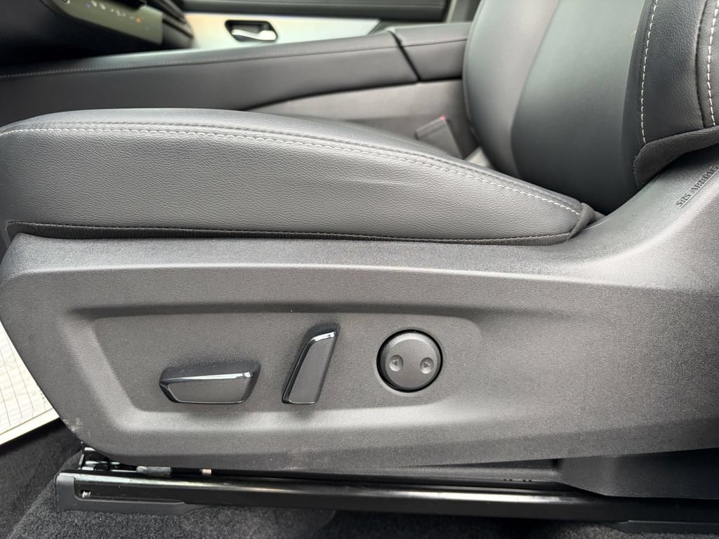 Used 2025 Nissan Murano SL w/ Cargo Package AWD/4WD image 17