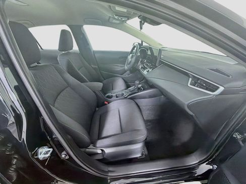 Used 2025 Toyota Corolla LE FWD image 30